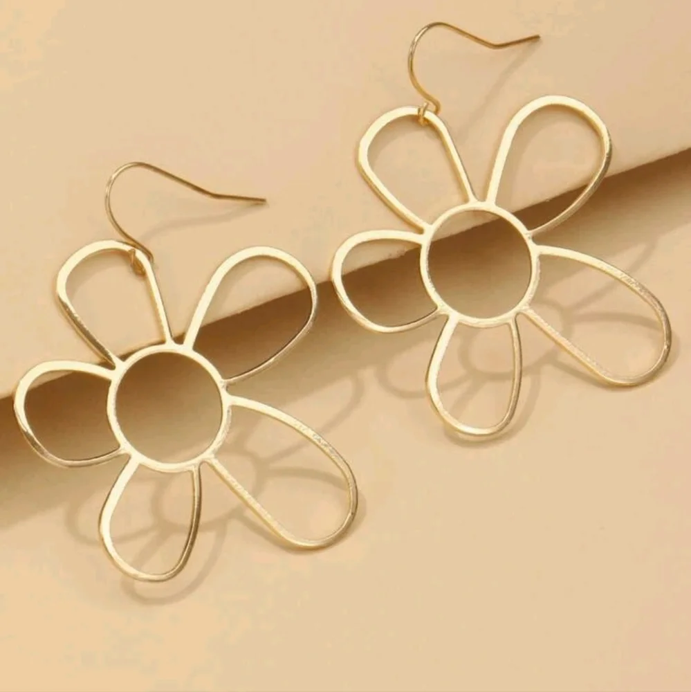 💥LAST ONE💥XL Flower Power Retro Style Dangle Earrings - Picture 4 of 4